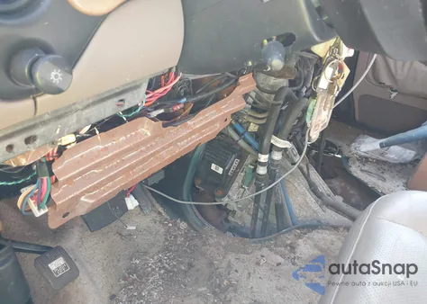 1998 Ford E-150 Recreational z USA, uszkodzony, nr VIN 1FDRE1467WHB64526